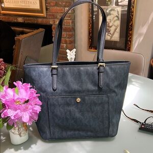 MICHAEL Michael Kors 💙navy Tote Bag with Sophisticated Design
